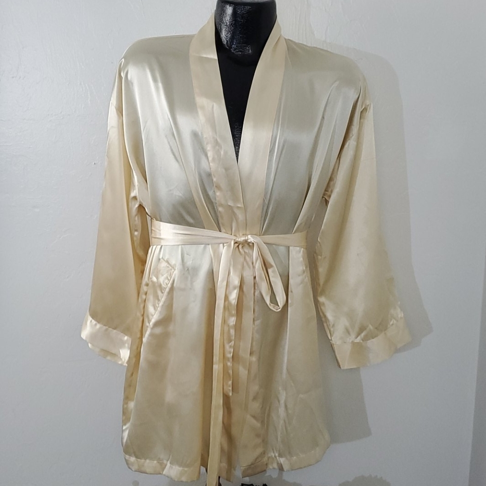 Vintage Victoria's Secret long sleeve robes yellow women size 0/S